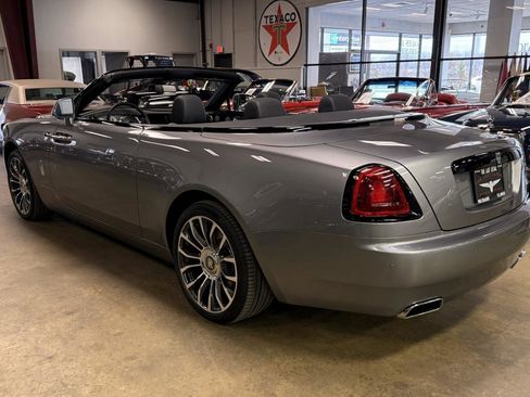 Used 2019 Rolls-Royce Dawn image 14