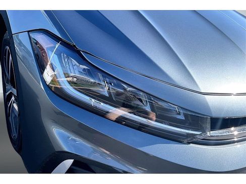 Used 2025 Volkswagen Jetta SE FWD image 24