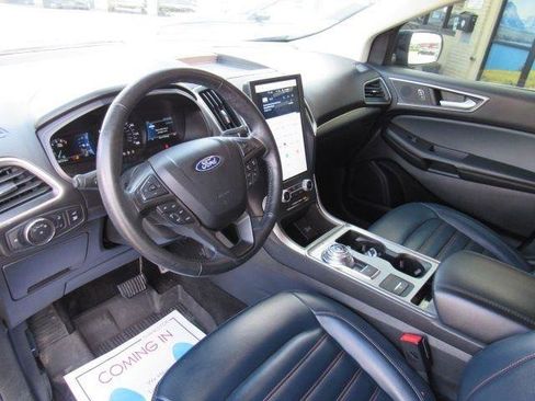 Used 2022 Ford Edge SEL w/ Sport Appearance Package image 8