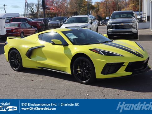 Used 2024 Chevrolet Corvette Stingray Preferred Cpe w/ Z51 Performance Package image 1