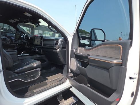 Used 2024 Ford F250 Platinum AWD/4WD image 13