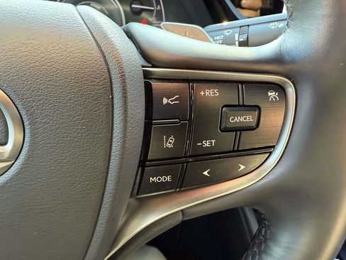 Used 2024 Lexus ES 300h w/ Premium Package image 20