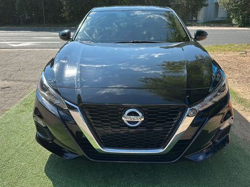 Used 2021 Nissan Altima 2.5 SR w/ SR Premium Package FWD image 2