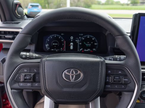 New 2026 Toyota 4Runner Limited AWD/4WD image 10