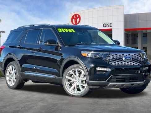 Used 2022 Ford Explorer Platinum w/ Equipment Group 601A image 2