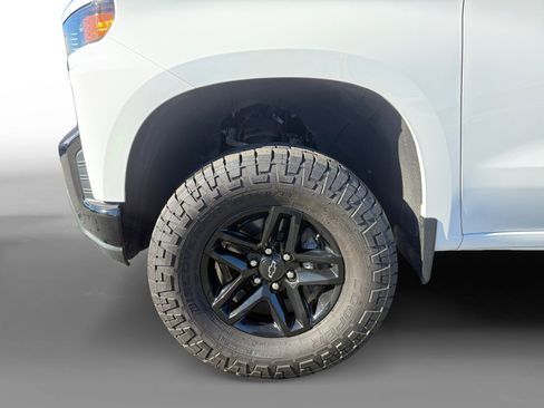 Used 2022 Chevrolet Silverado 1500 Custom Trail Boss w/ Safety Confidence Package image 9