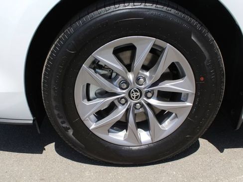 Certified 2026 Toyota Sienna XLE FWD image 61