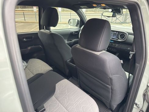 Certified 2023 Toyota Tacoma TRD Off-Road image 24