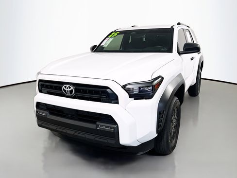 Used 2025 Toyota 4Runner SR5 AWD/4WD image 10