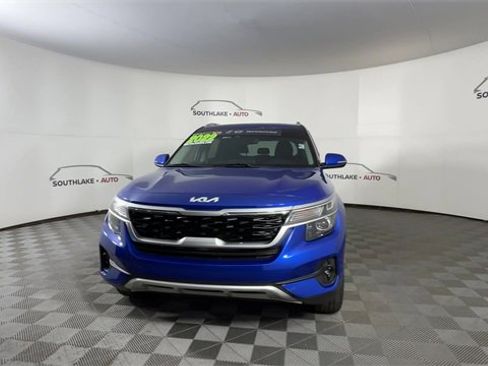 Certified 2022 Kia Seltos EX image 3