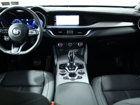Used 2024 Alfa Romeo Stelvio Ti image 5