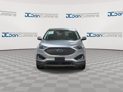 Used 2023 Ford Edge SEL w/ Cold Weather Package AWD/4WD image 3