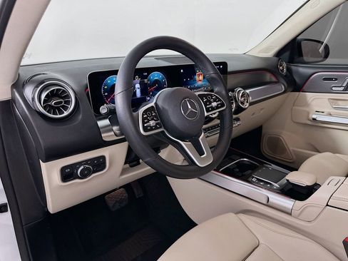 Used 2021 Mercedes-Benz GLB 250 image 9