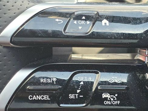 Used 2024 Mercedes-Benz C 300 4MATIC Sedan image 34