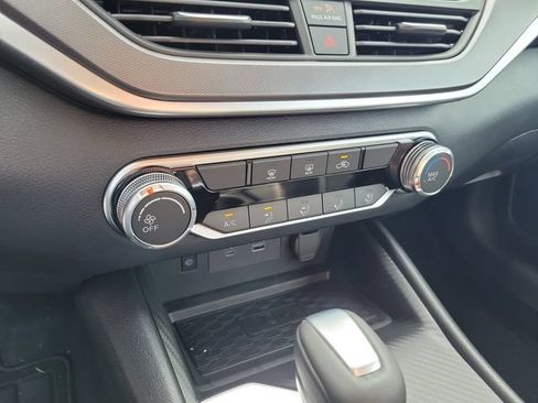 New 2026 Nissan Altima 2.5 SR FWD image 17