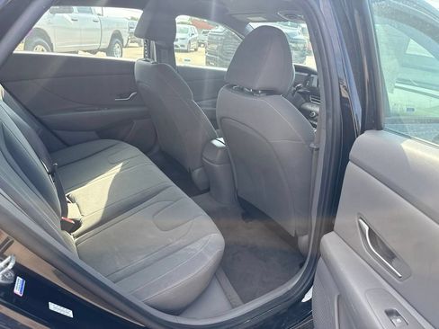 Used 2021 Hyundai Elantra SEL w/ Convenience Package FWD image 14