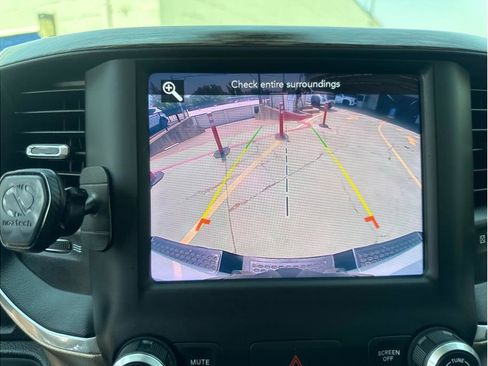 Used 2020 RAM 1500 Laramie w/ Off Road Group image 38