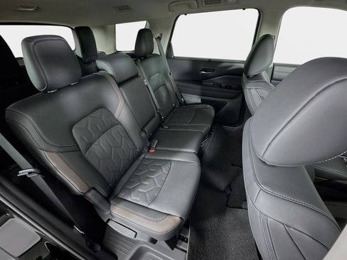 New 2026 Nissan Pathfinder Platinum FWD image 27