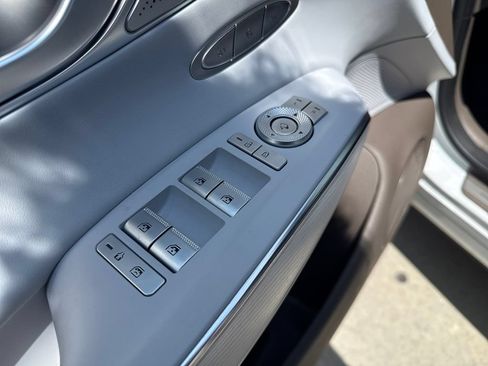 Certified 2026 Genesis GV70 2.5T Advanced AWD/4WD image 11