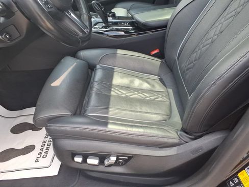 Used 2021 BMW M550i xDrive w/ Executive Package AWD/4WD image 15