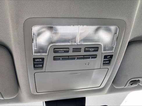 Used 2018 Toyota Highlander XLE FWD image 33