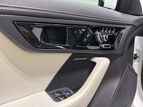 Used 2024 Jaguar F-TYPE R image 21