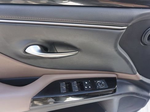 Used 2023 Lexus ES 350 w/ Accessory Package (Z2) FWD image 4