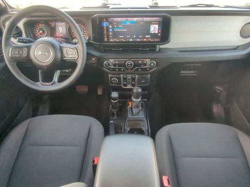 Used 2025 Jeep Wrangler Unlimited Sport AWD/4WD image 22