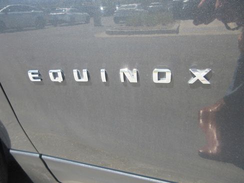 Used 2021 Chevrolet Equinox LS w/ LPO, Floor Liner Package FWD image 3