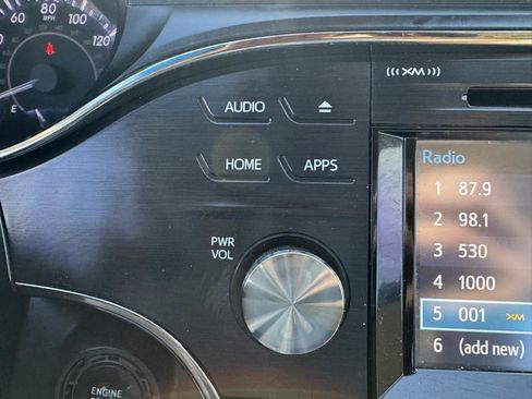 Used 2016 Toyota Avalon Limited w/ Toyota Safety Sense Package image 17