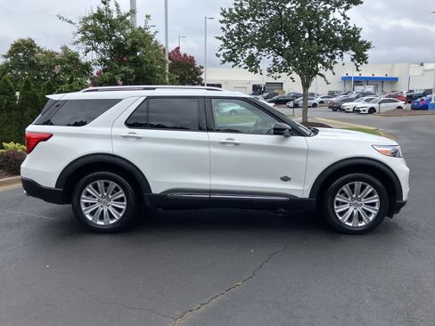 Used 2024 Ford Explorer King Ranch w/ Technology Package AWD/4WD image 11