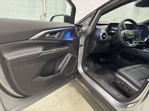 New 2026 Chevrolet Equinox EV LT w/ Convenience Package II AWD/4WD image 12