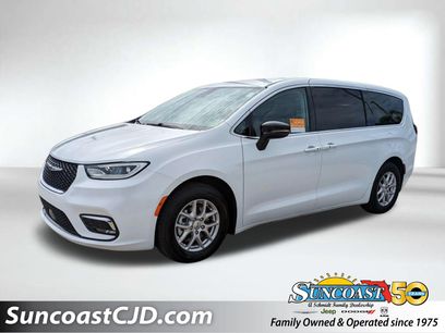 Certified 2024 Chrysler Pacifica Touring-L
