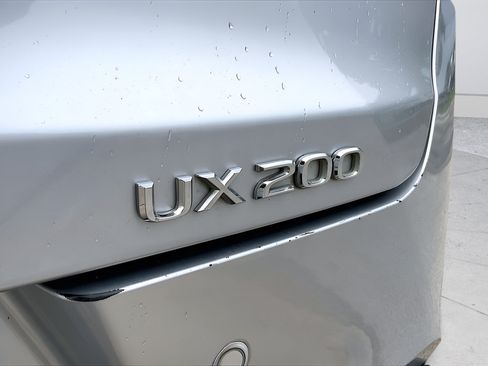 Used 2019 Lexus UX 200 w/ Premium Package FWD image 31