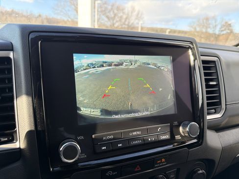 Used 2024 Nissan Frontier SV w/ Hardbody Edition image 19