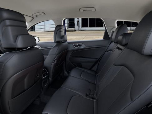New 2026 Kia Sportage EX image 18