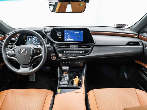 Used 2025 Lexus ES 300h w/ Premium Package FWD image 12