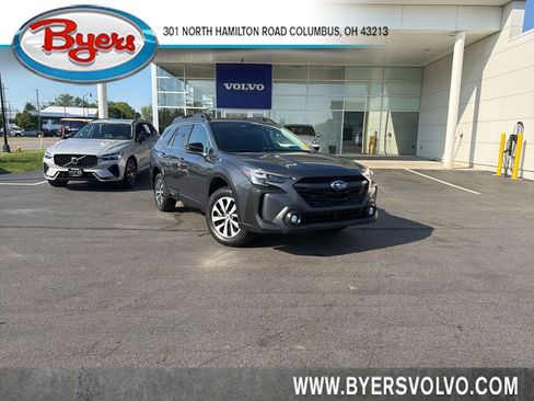 Used 2023 Subaru Outback Premium AWD/4WD image 1