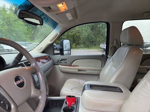 Used 2009 GMC Sierra 3500 SLT w/ SLT Convenience Package AWD/4WD image 16