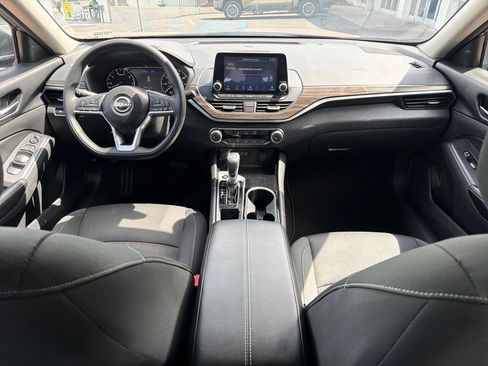 Used 2024 Nissan Altima 2.5 SV image 15