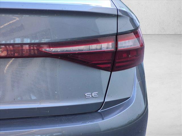 Used 2025 Volkswagen Jetta SE FWD image 12