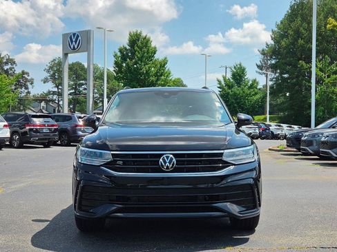 Used 2023 Volkswagen Tiguan SE R-Line FWD image 8