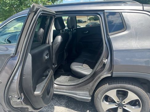 Used 2017 Jeep Compass Latitude w/ Popular Equipment Group AWD/4WD image 11