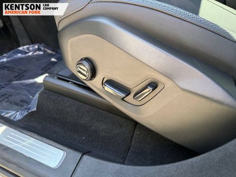 Used 2025 Volvo XC90 B6 Plus AWD/4WD image 27