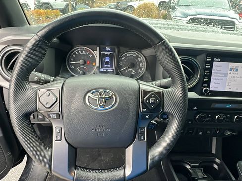 Used 2022 Toyota Tacoma TRD Sport image 26