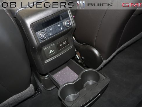 Certified 2021 GMC Acadia Denali w/ Denali Technology Package FWD image 30