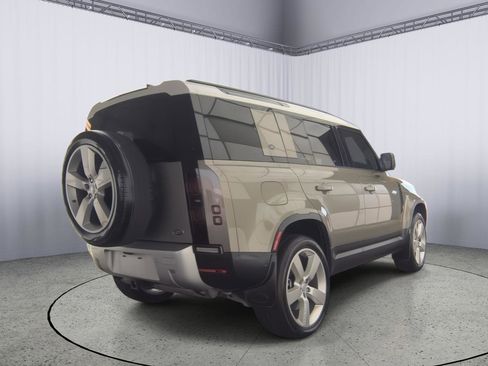Used 2020 Land Rover Defender 110 HSE AWD/4WD image 2