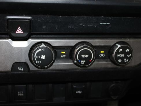 Used 2020 Toyota Tacoma SR w/ SR Convenience Package RWD image 43