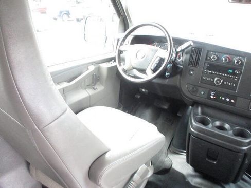 Used 2017 Chevrolet Express 3500 LT w/ LT Preferred Equipment Group RWD image 11