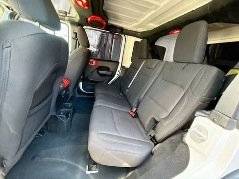 Used 2023 Jeep Wrangler Sport S image 27